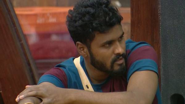  கஷ்டமான இளமைக்காலம் 