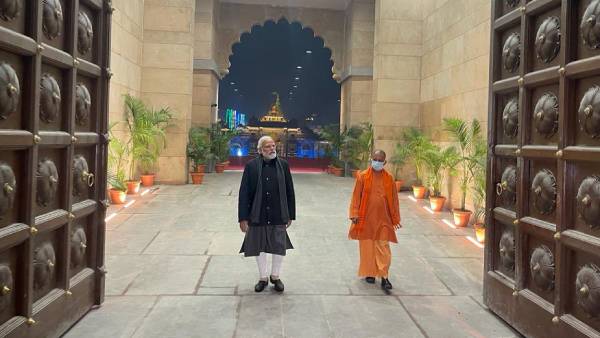 வாரணாசியை ஆய்வு செய்த பிரதமர்