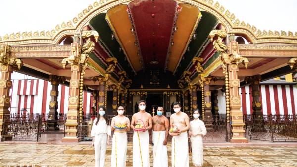 சீனா குழுவுக்கு உதவிய டக்ளஸ் சீனா குழுவுக்கு உதவிய டக்ளஸ்