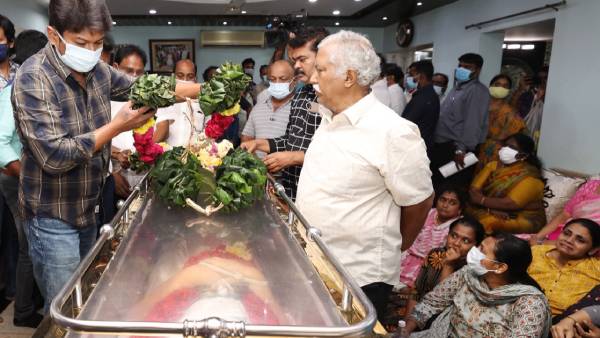 மீண்டும் அஞ்சலி 