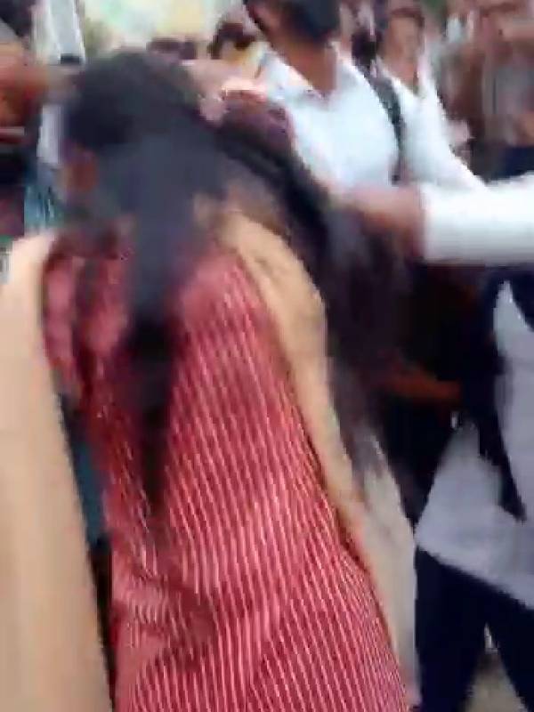 சண்டையாக மாறியது சண்டையாக மாறியது