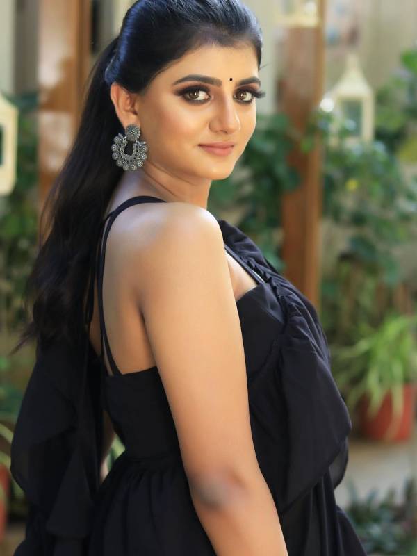 சமூக வலைத்தளத்தில் ஆக்டிவ்