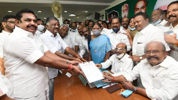 ஓபிஎஸ்- இபிஎஸ் வேட்புமனு தாக்கல் 