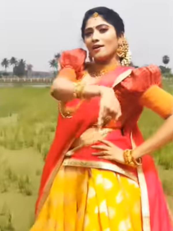 மாடலிங்கில் கலக்குறாரு 