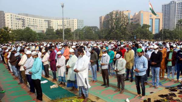 பொது இடங்களில் தொழுகை 