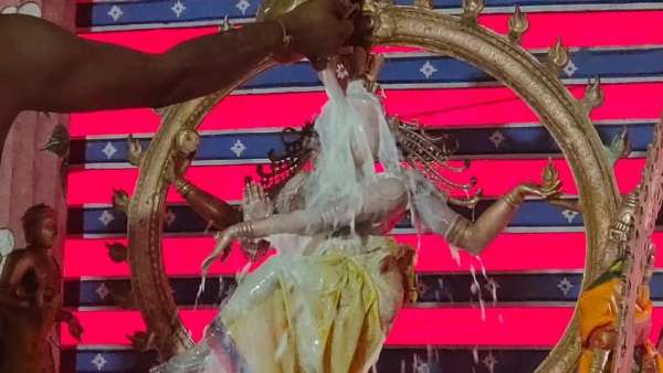 குளிர்விக்க அபிஷேகம் 