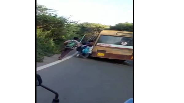 கூடுதல் பேருந்துகள் இயக்க கோரிக்கை