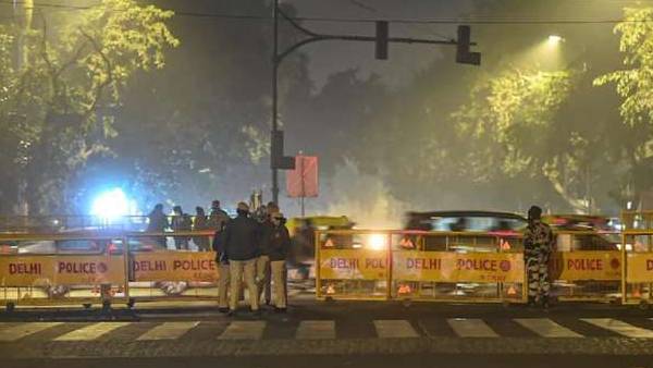டெல்லியில் இரவு நேர ஊரடங்கு 