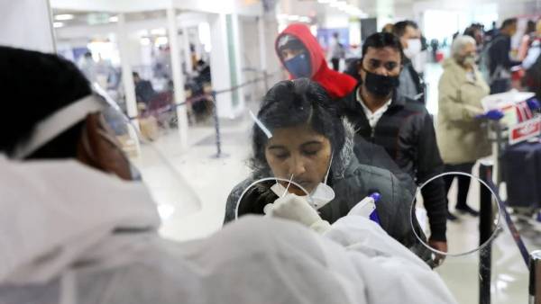 இந்தியாவிலும் ஓமிக்ரான் வேகம் இந்தியாவிலும் ஓமிக்ரான் வேகம்