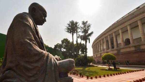 அனைத்து கட்சிகளுடன் ஆலோசனை நடத்த வலியுறுத்தல் 