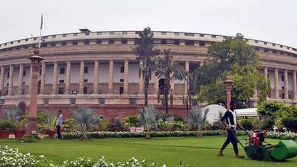 லோக்சபாவில் தாக்கல் 