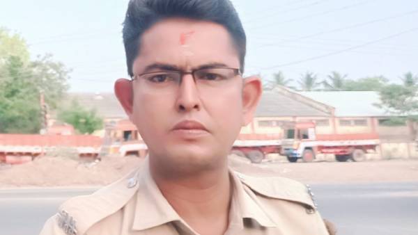 பழமையான கட்டிடம் இடிந்து விழுந்தது 