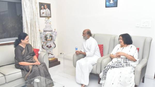 VK Sasikala Met Rajinikanth in his Poes Garden House VK Sasikala Met Rajinikanth in his Poes Garden House