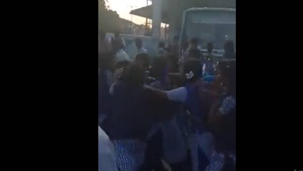 ஆவடியில் மாணவிகள் மோதல்