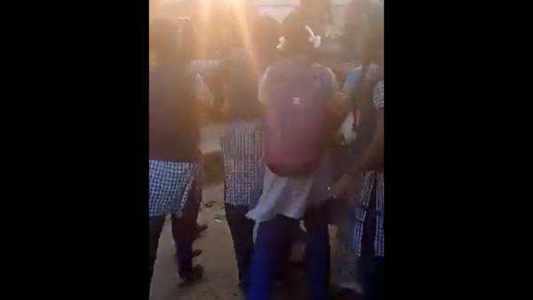 மாணவர்களின் செயல்களால் அதிர்ச்சி