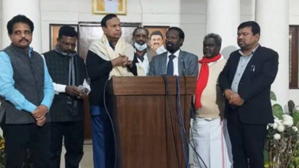 அமித்ஷா அலுவலகத்தில்.. 