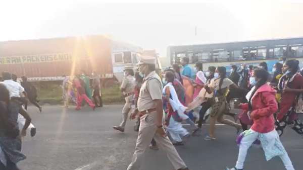 ஸ்தம்பித்த போக்குவரத்து ஸ்தம்பித்த போக்குவரத்து