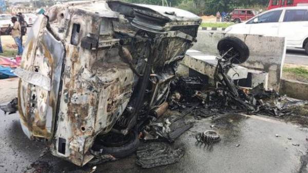 2 பேர் மட்டும் தப்பினர் 