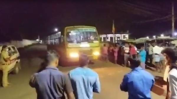 குறைந்த பேருந்துகள் இயக்கம் 