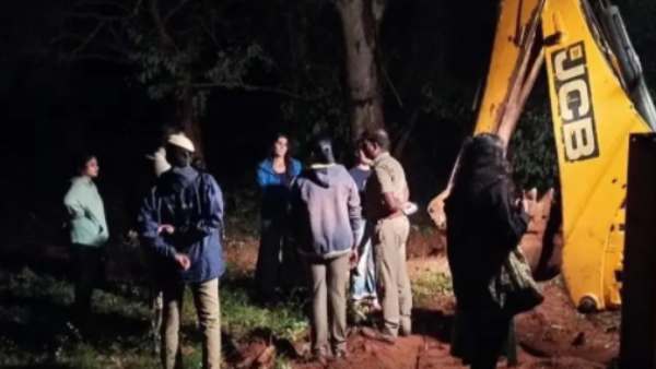 போலீஸ் குவிப்பு 