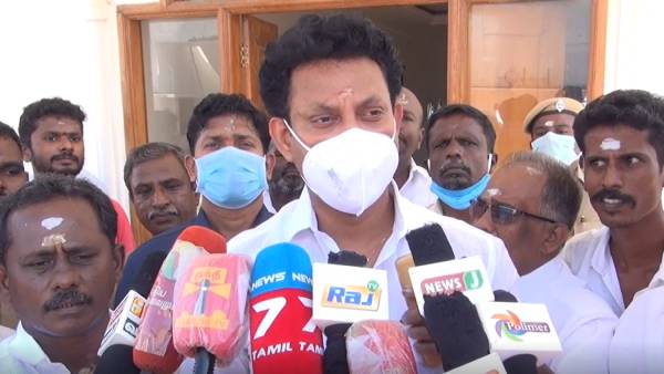 மாணவர்களுக்கு தடுப்பூசி செலுத்த தயார் மாணவர்களுக்கு தடுப்பூசி செலுத்த தயார்