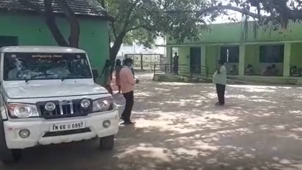  மாணவிகள் புகார் 