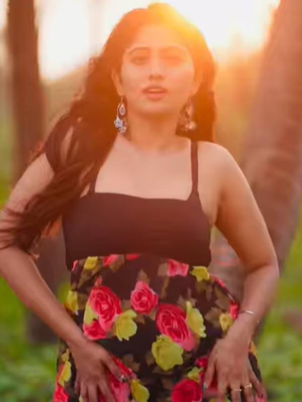 நெட்டிசன்களுக்கு நெத்தியடி பதில்