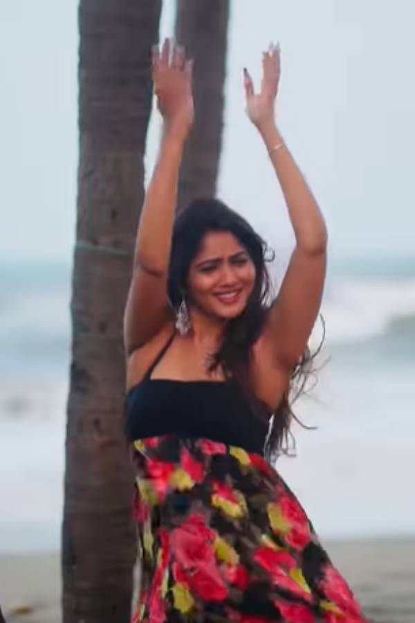 சமூக வலைத்தளத்தில் ஆக்டிவ்