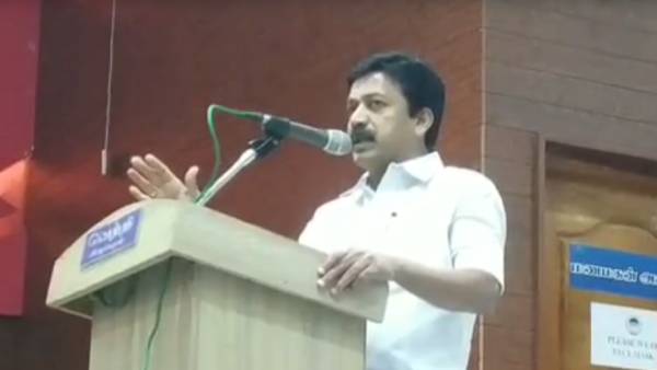 நாலரை ஆண்டுகள் உள்ளது நாலரை ஆண்டுகள் உள்ளது