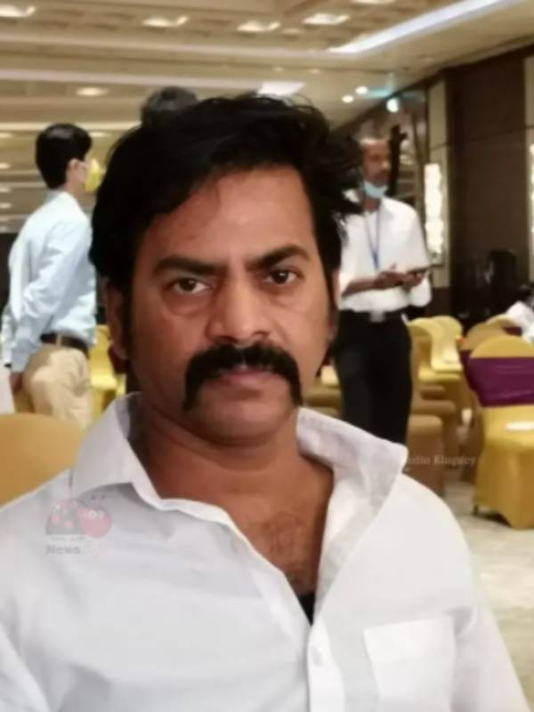 காமெடி ஸ்டைல்