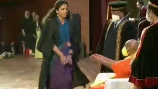  பட்டமளிப்பு விழா