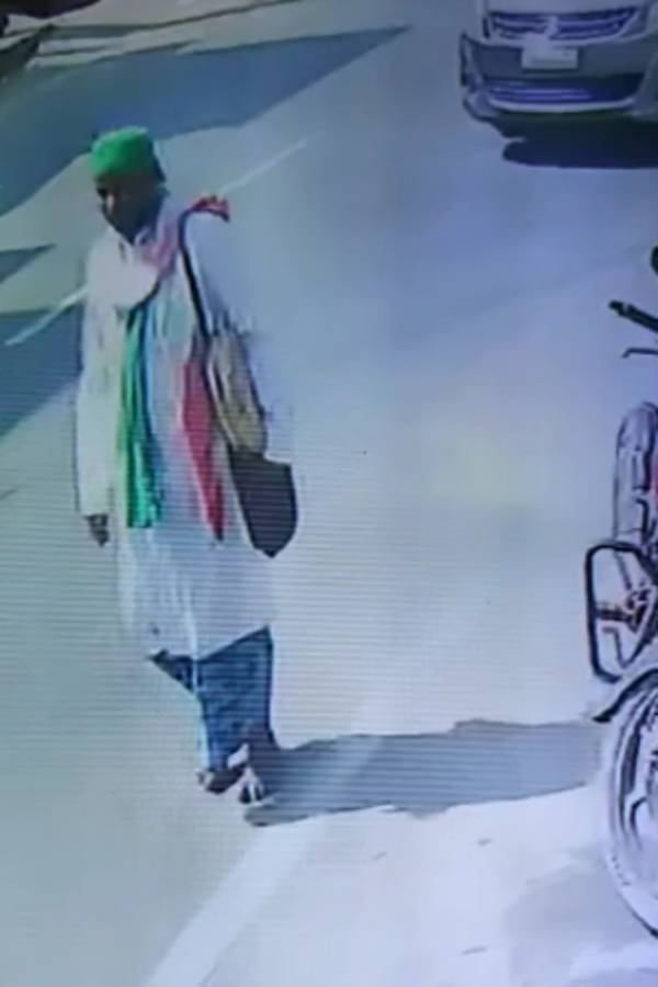  புகை மூட்டத்தில் நகையுடன் தப்பி ஓட்டம் 