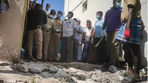 பெற்றோர் தலைமறைவு பெற்றோர் தலைமறைவு