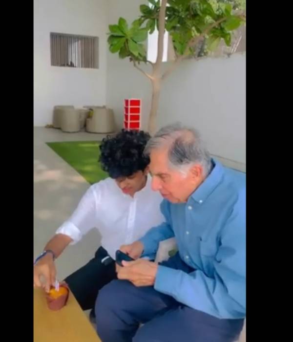 எளிமையான பிறந்தநாள் கொண்டாட்டம் 