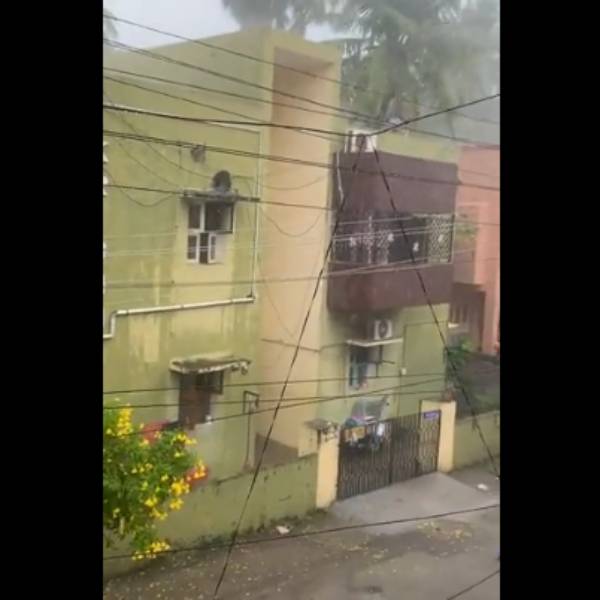 குளிர்காயும் மக்கள் 