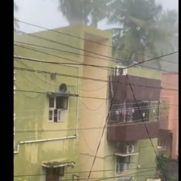 வெள்ளை மழை 