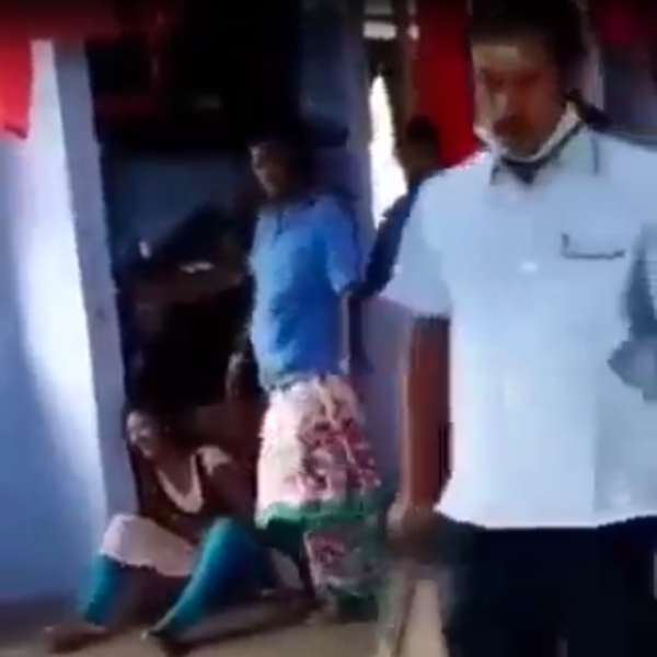 இளம்பெண் 