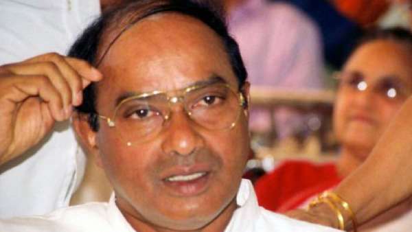 ரவிநாயக் பின்னணி ரவிநாயக் பின்னணி