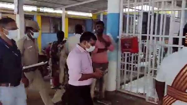 நடுவழியில் நின்ற ஆம்புலன்ஸ் 