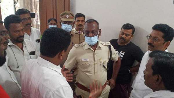 ஆதரவாளர்கள்