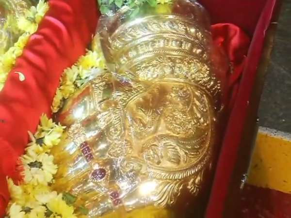 5.3 கிலோ நகைகள் நன்கொடை 