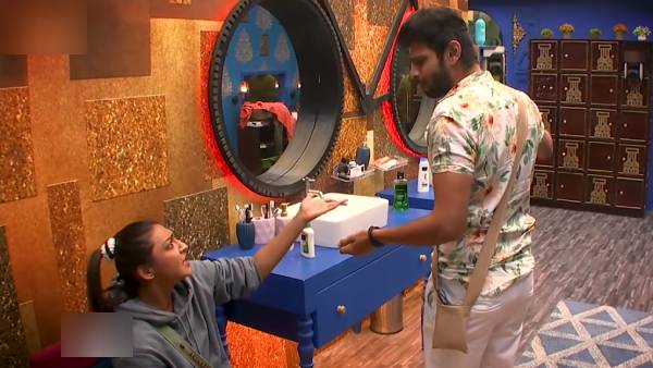 சத்தம் அதிகமாக இருக்கிறதே