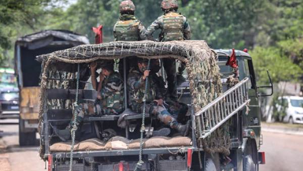 மன்னிப்பு கேட்ட ராணுவம் மன்னிப்பு கேட்ட ராணுவம்