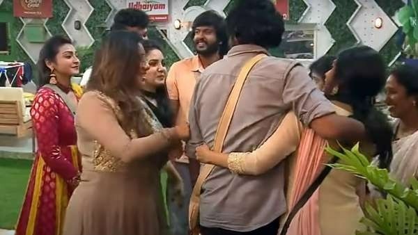 ராஜூ குடும்பத்தின் வருகை