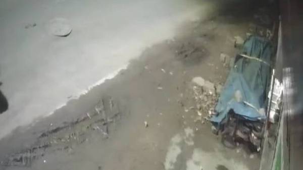 யாருடைய குழந்தை 