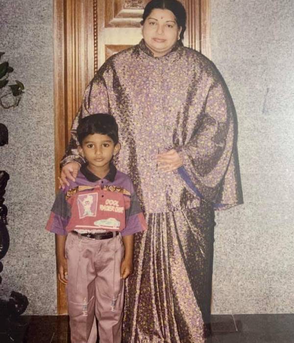 ஆஸ்திரேலியா- கொல்கத்தா- பெங்களூரு 