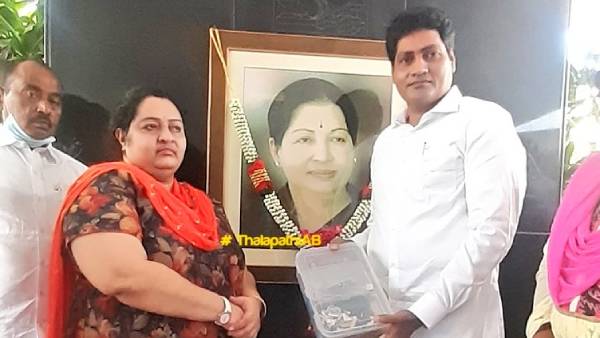 அரசியல் களத்தில் ஜெ.தீபா 