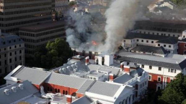 ஊழல் புகார்