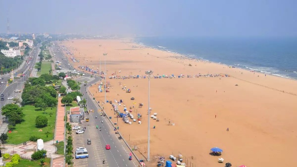  காற்று வாங்கிய மெரினா 