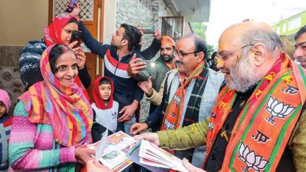 அகிலேஷ் மீது அட்டாக் 